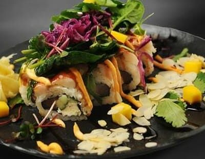 Ролл никкей с креветкой и соусом том ям в Papaya по цене 1104 ₽