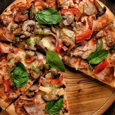 Три пиццы для компании в Новые Лица по цене 2700