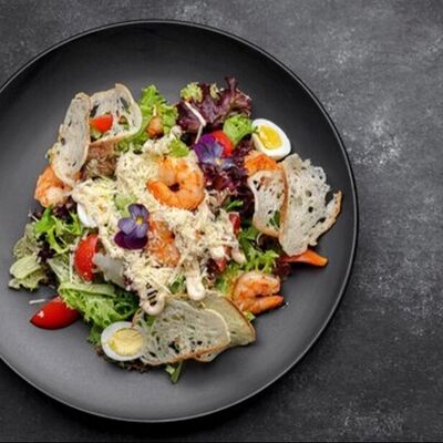 Цезарь с креветками в Заречный по цене 630 ₽