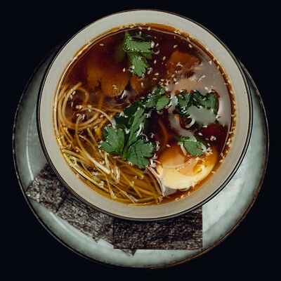 Рамен с ростбифом в Goodson bar по цене 640 ₽