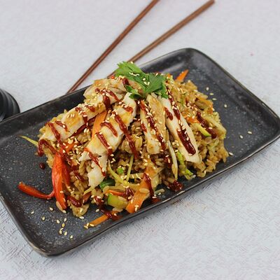 Рис, курица, кимчи в SUSHI GO по цене 555 ₽