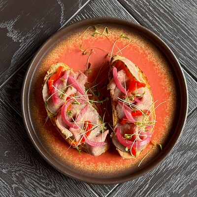 Брускетта с ростбифом в Nebelka bar по цене 590 ₽