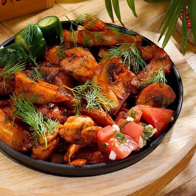 Сковорода со свининой в ЧиллДОМ по цене 650 ₽