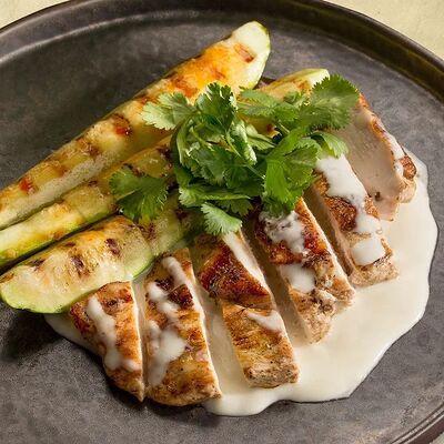 Цыплёнок дорблю с кабачками гриль в Чиполучо по цене 599