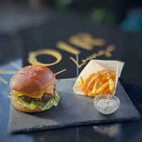 Мексиканский бургер в Noir lounge