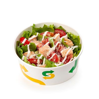 Салат Цезарь в Subway по цене 420 ₽