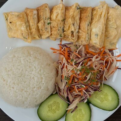 Рис с омлетом по-вьетнамски в Di An Pho по цене 400 ₽