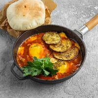 Шакшука с баклажаном и моцареллой в Easy Hummus