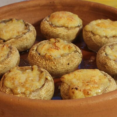 Грибы с сыром в Хинкальная по цене 580 ₽