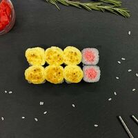 Запеченный ролл с крабом в Omnami