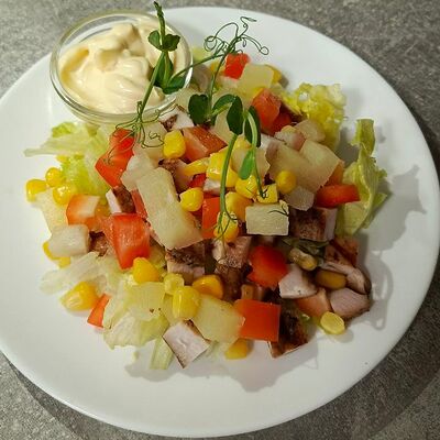 Салат с курицей и ананасом в Территория еды 59 по цене 1890 ₽