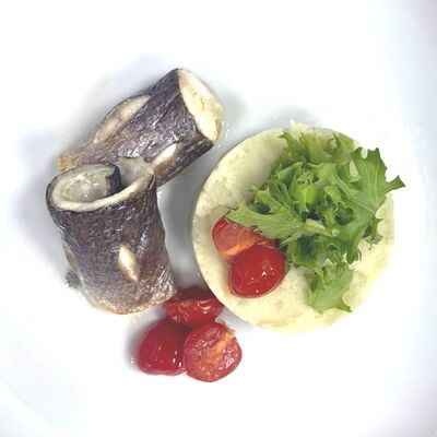 Филе дорадо с пюре из цветной капусты в Золотая рыбка по цене 1300 ₽