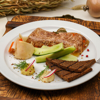 Холодец со свекольным хреном в Абрамовъ по цене 830 ₽