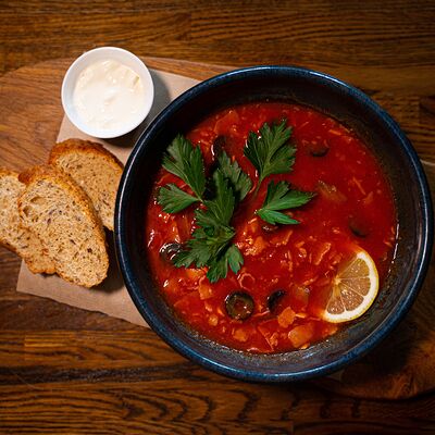 Солянка сборная мясная в Рога Лося по цене 290 ₽