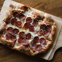 Пинца Пепперони в Pasta Salsa Osteria