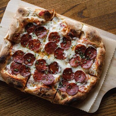 Пинца Пепперони в Pasta Salsa Osteria по цене 810 ₽