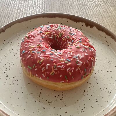 Донат Клубничный в Neprosto pizza по цене 160 ₽