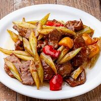 Говядина с сельдереем в Вкус Пекина