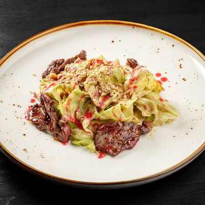 Теплый салат с говядиной в Бк первый по цене 680 ₽