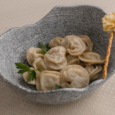 Пельмени домашние куриные в Русская охота по цене 660 ₽