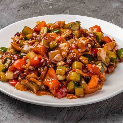 №45 Куриное филе Гун Бао с арахисом и овощами в кисло-сладком соусе в Китайка 77 как на Дальнем Востоке по цене 990 ₽