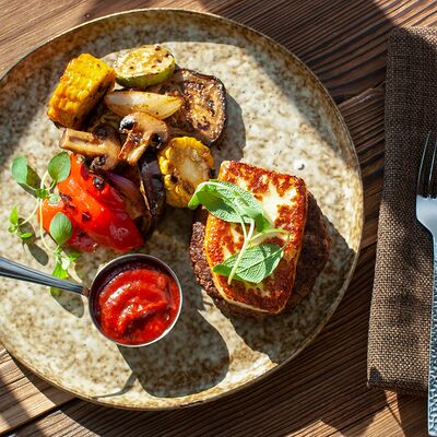 Бифштекс говяжий с овощами гриль в Proftesto по цене 990 ₽