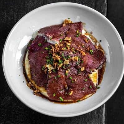 Пастрами из говядины с пармезаном и портвейном в Техникум по цене 950 ₽