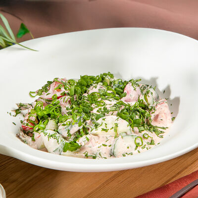 Салат из свежих сезонных овощей в М2 Органик Клуб Патриаршие по цене 840 ₽