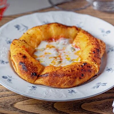 Со страчателлой и сыром рокфор в Ava bistro по цене 670 ₽