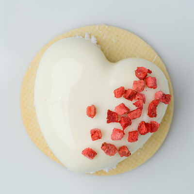 Пирожное муссовое Сердце в Смена вкуса по цене 140 ₽