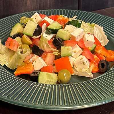 Салат Греческий в Зеленая фея по цене 380 ₽