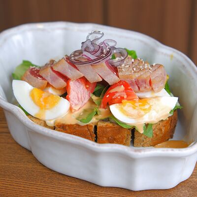 Сэндвич с тунцом в Red Cup iMall по цене 590 ₽