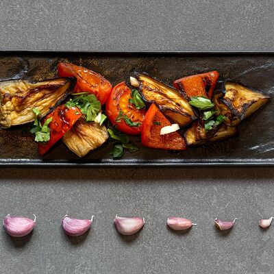 Салат Теплый из баклажанов в Чебуреки Манты по цене 300 ₽