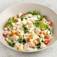 Цезарь с курочкой в Трай