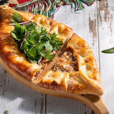 Пирог с мясом в Патари по цене 470 ₽