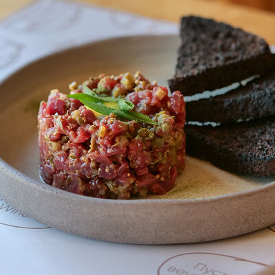 Тартар из говядины в Кафе Май по цене 780 ₽