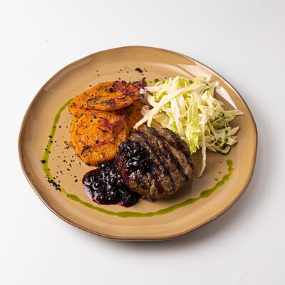 Бифштекс из говядины с бататом в Финнеганс по цене 990 ₽