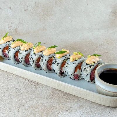 Ролл с семгой и тунцомв Ресторан Марокко по цене 900 ₽