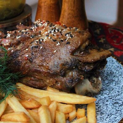 Томлёная баранья шея в Дирхам Халяль по цене 1450 ₽