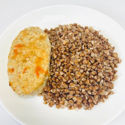 Голубец ленивый в томатном соусе с гречкойв Привет, Десерт! по цене 206 ₽