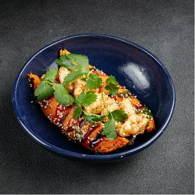 Запеченный батат с креветками в Tehnikum по цене 820 ₽