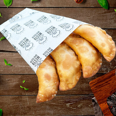 Чебуреки-мини с сыром Сулугуни в Место Про Тесто по цене 365 ₽