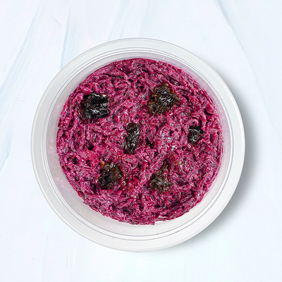 Салат свекольный с черносливом в Магбургер & Братья Караваевы по цене 230 ₽