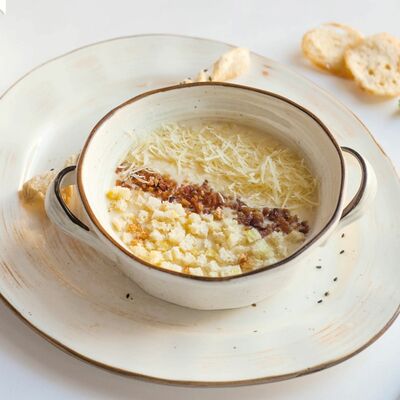Сырный крем-суп с беконом в Квартира 162 по цене 560 ₽