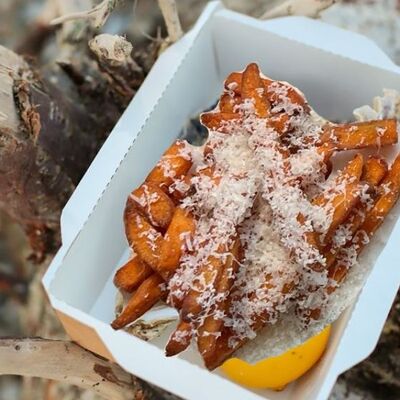 Хрустящий батат с пармезаномв Море Барабульки по цене 390 ₽