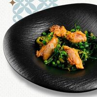 Зеленый салат с цыпленком в Ofris