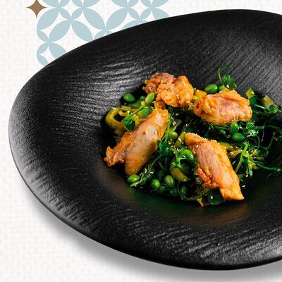 Зеленый салат с цыпленком в Ofris по цене 1490 ₽