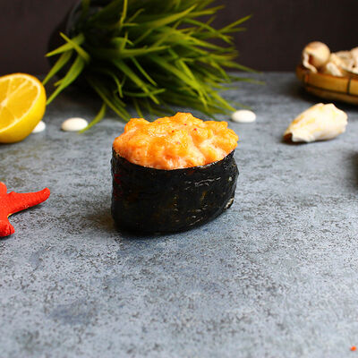 Зап. суши Копченый лосось в Sushi Fresh по цене 148 ₽