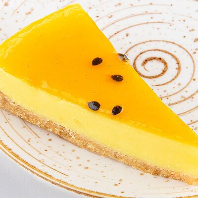 Чизкейк Манго-маракуйяв Вилка Ложка по цене 209 ₽