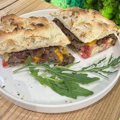 Панини с мраморной говядиной в Кофестория по цене 880 ₽